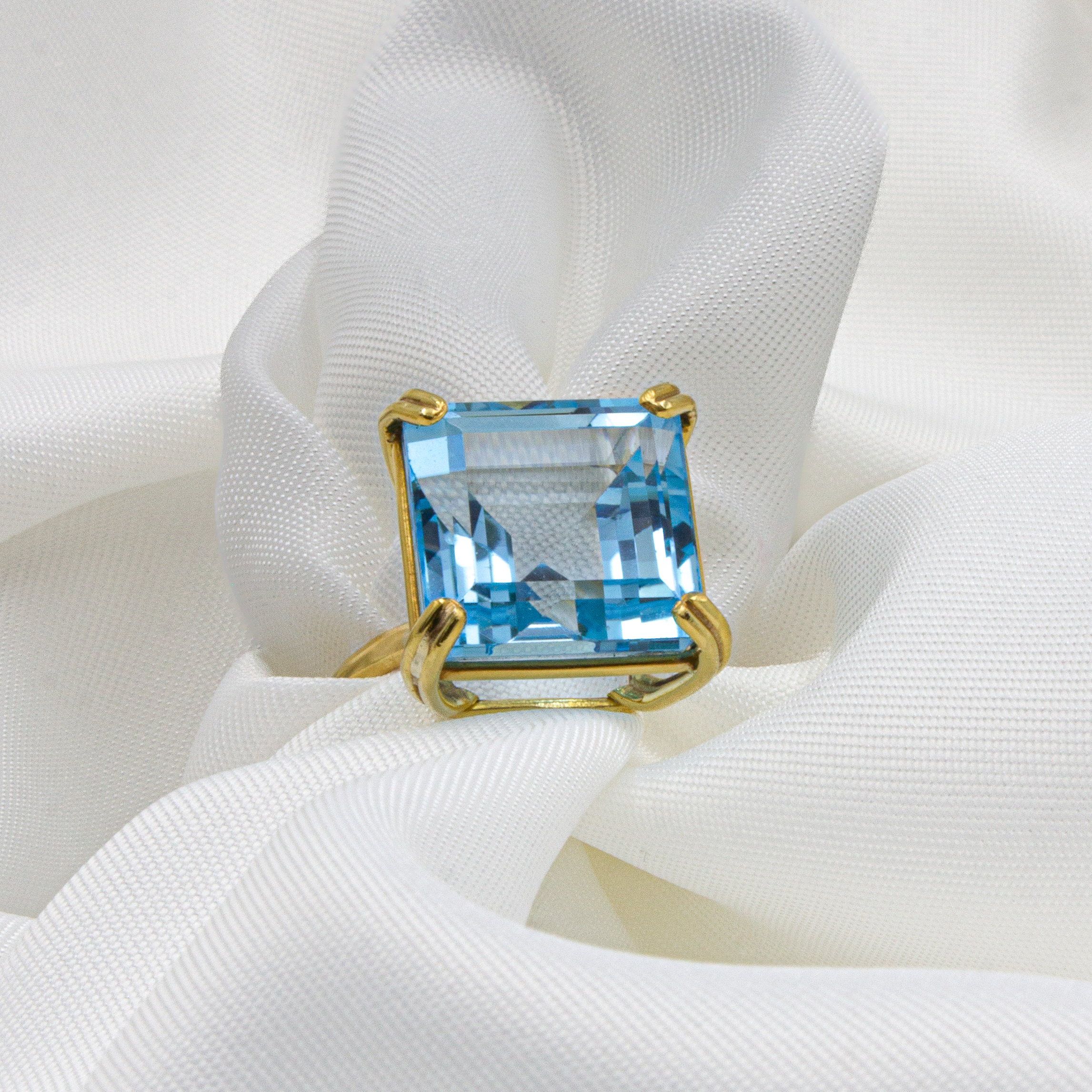 Topaz Ring Gold K18